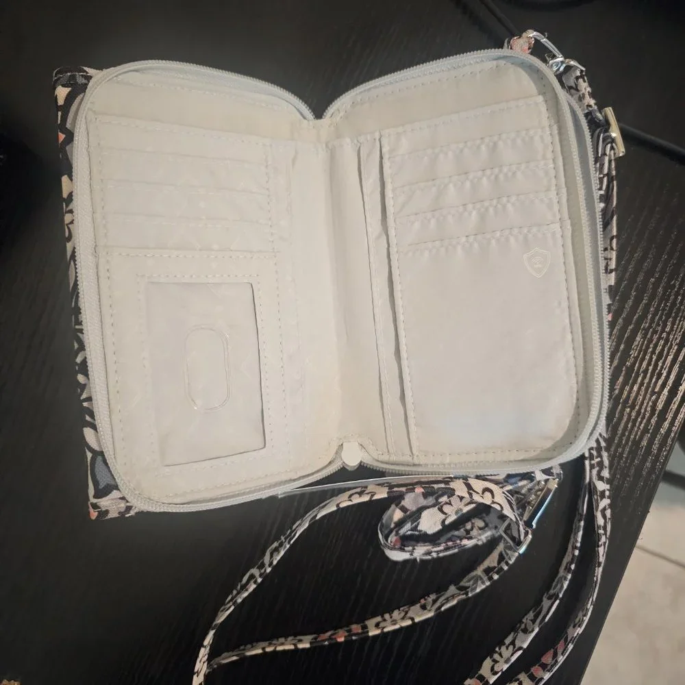 Crossbag - Picture 3 of 3